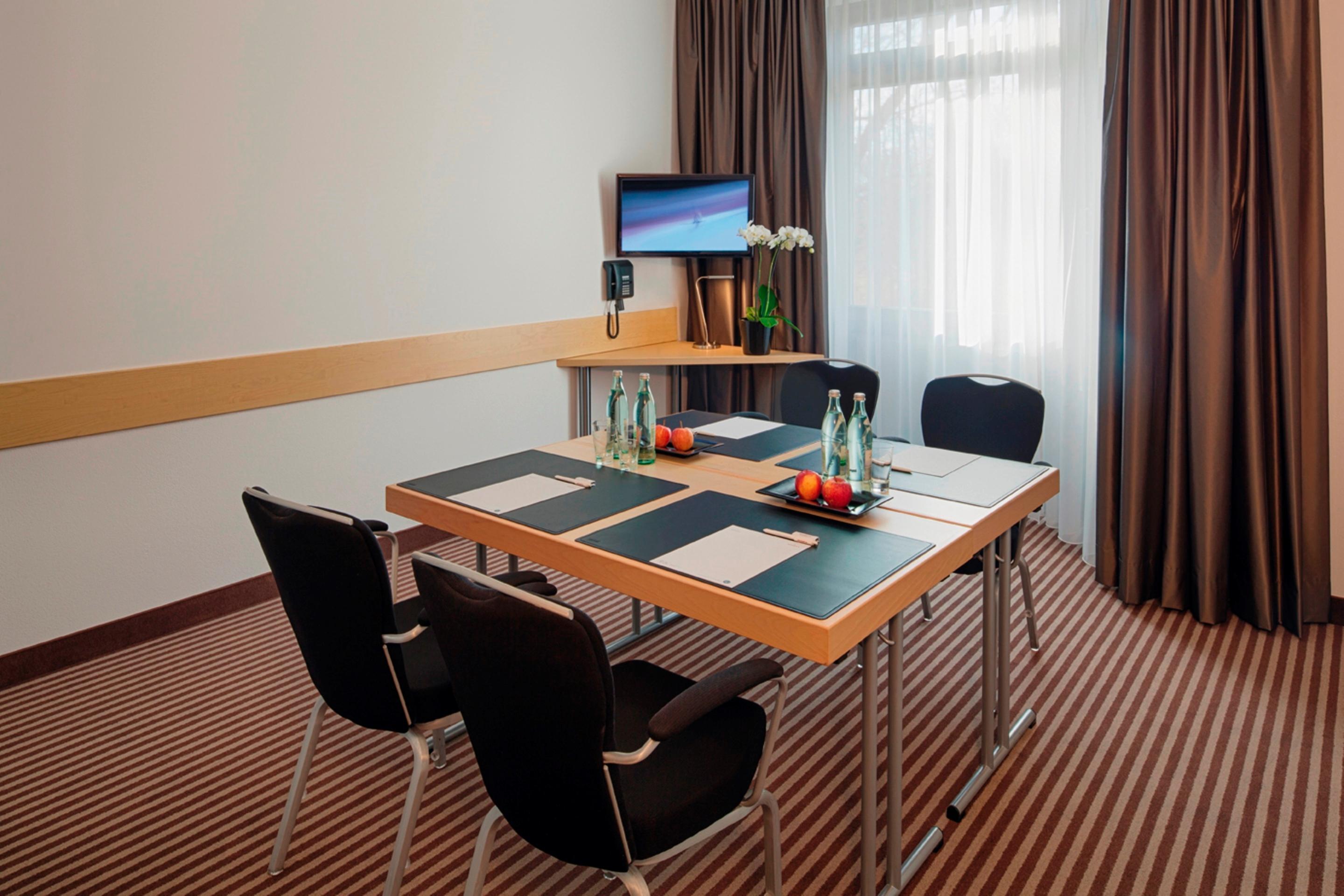 Moevenpick Hotel Muenchen-Airport Hallbergmoos Exterior photo